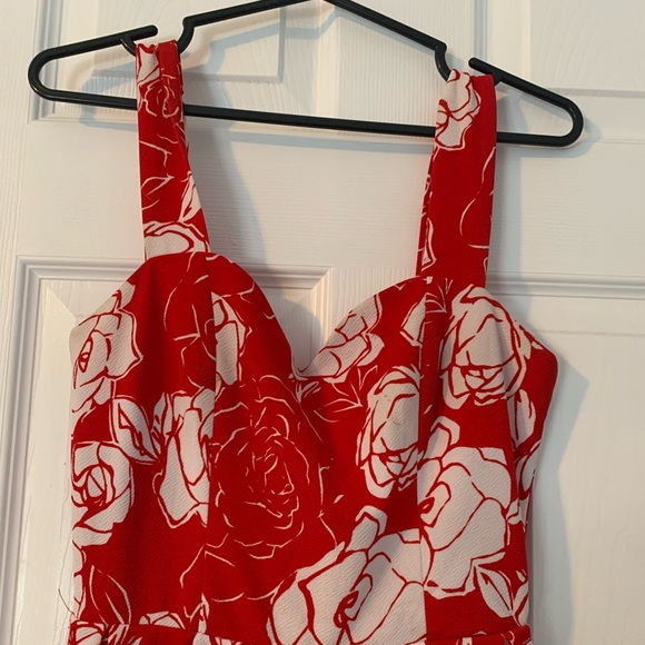 Retro style red floral dress - Picture 6 of 6